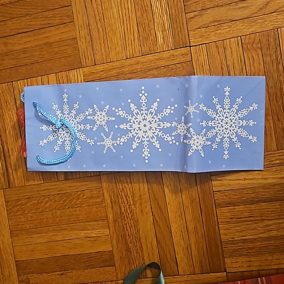 3 for $10 Holiday Wine Bottle Gift Bags. Qty 5. NWOT - Picture 4 of 7